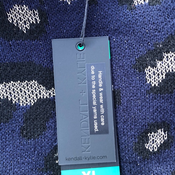 Kendall + Kylie Women's Animal Print Sweater 2X XL - Picture 5 of 6